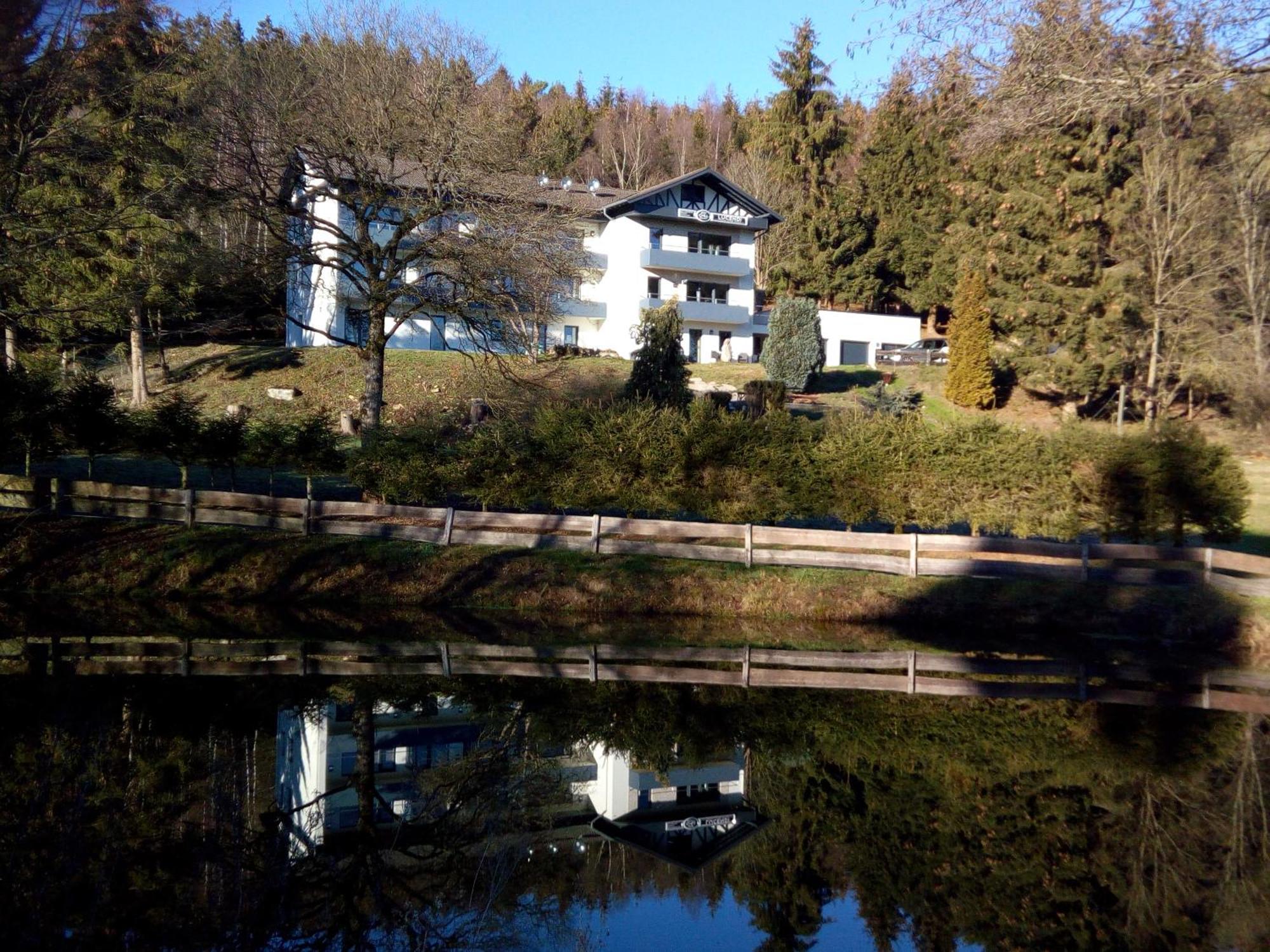 Gaestehotel Lucendi Premium Lounge Hohenleimbach Exterior photo